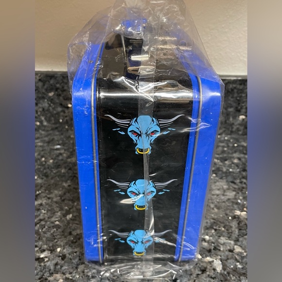 Stone Cold vs The Rock Lunchbox - Picture 4 of 7